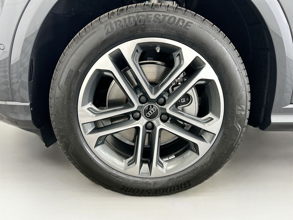 Thumbnail: 2025 Audi Q5 - 29