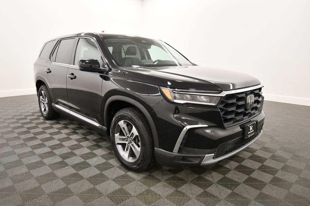Used 2025 Honda Pilot SUV