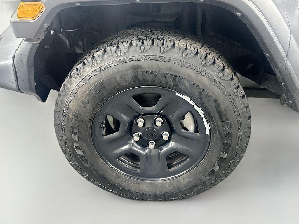 Thumbnail: 2020 Jeep Wrangler - 30