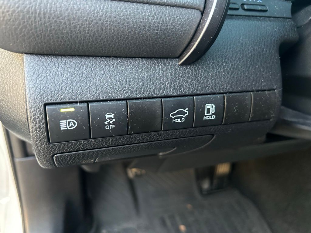Thumbnail: 2024 Toyota Camry - 18