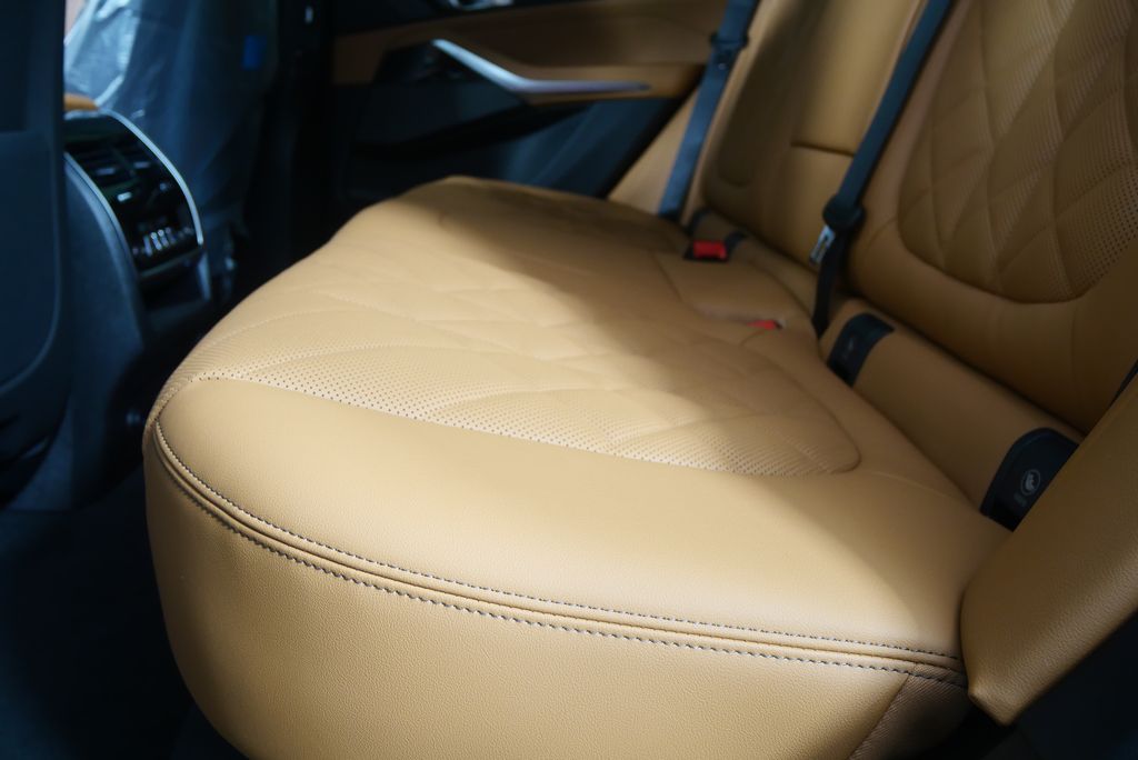 Thumbnail: 2026 BMW X5 - 14