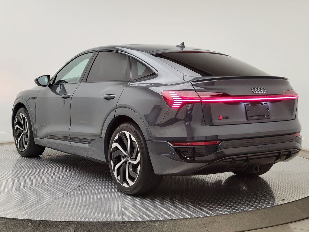 Thumbnail: 2024 Audi Q8 e-tron - 4
