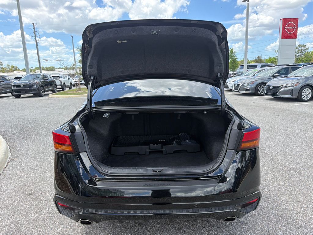 Used 2023 Nissan Altima 2.5 SR 4D Sedan