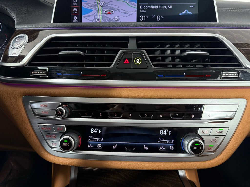 Thumbnail: 2022 BMW 7 Series - 17