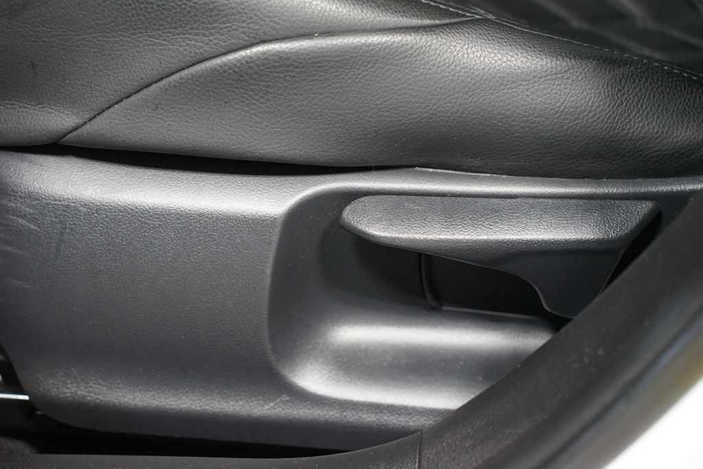 Thumbnail: 2024 Toyota Corolla - 32