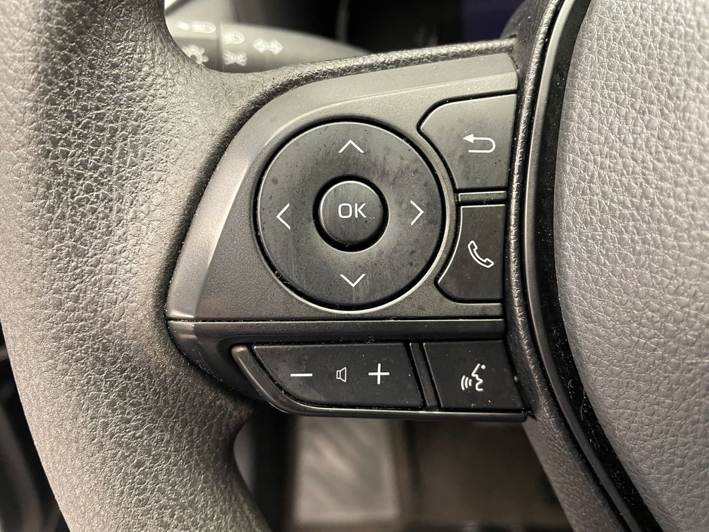 2023 Toyota RAV4 XLE 22