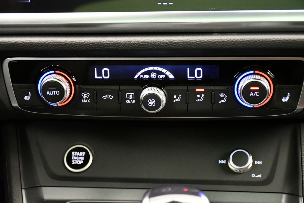 Thumbnail: 2025 Audi Q3 - 29