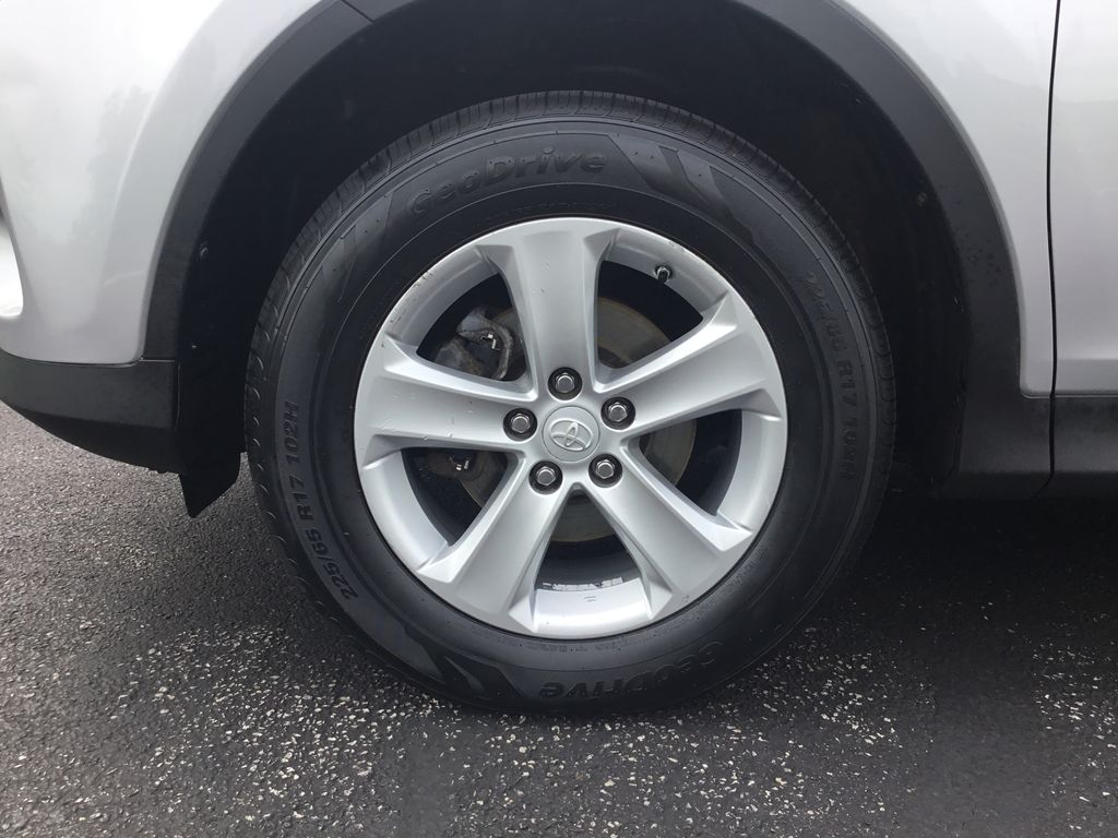 2014 Toyota RAV4 XLE 9