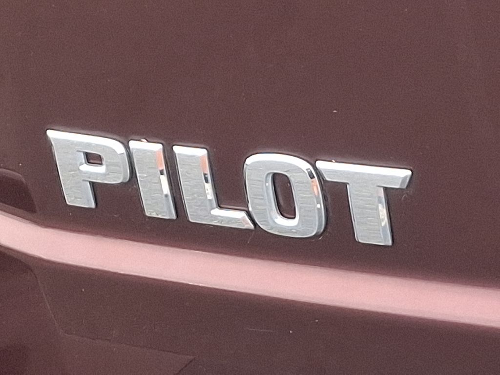 Thumbnail: 2011 Honda Pilot - 32