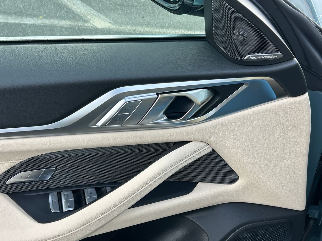 Thumbnail: 2025 BMW i4 - 12