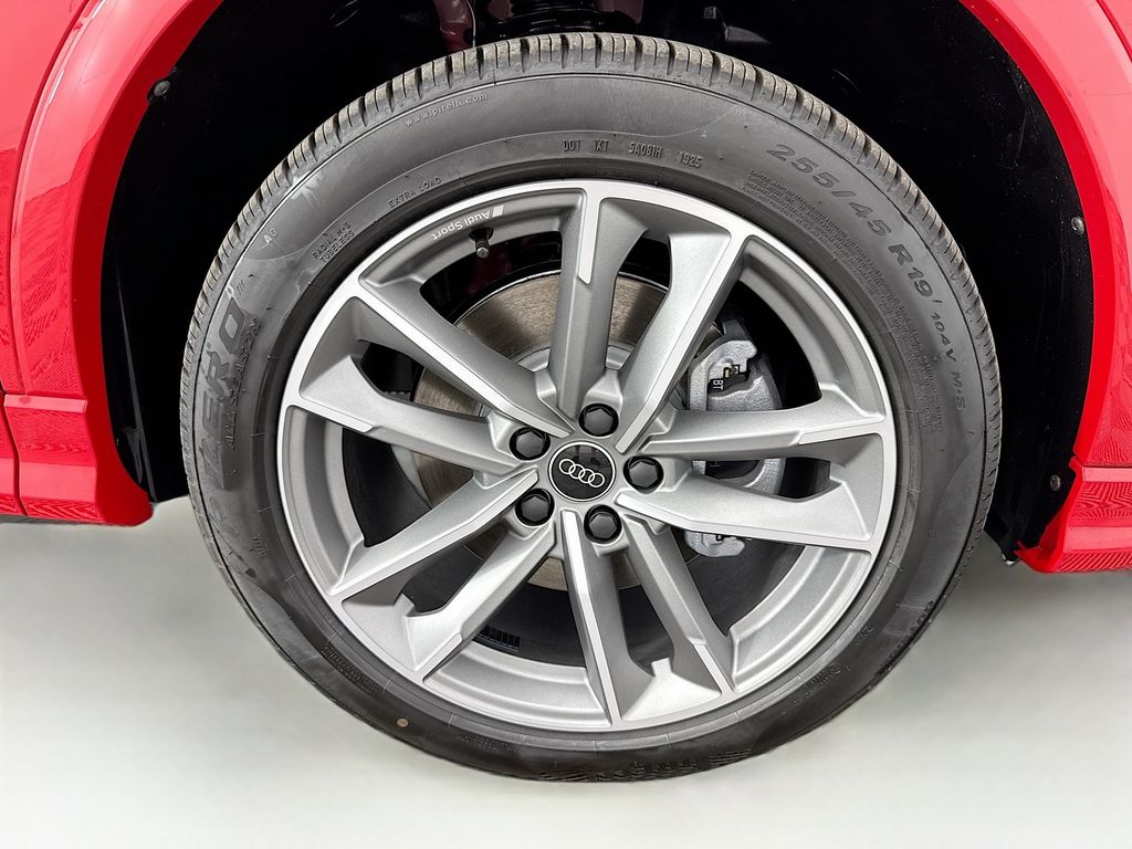 Thumbnail: 2025 Audi Q3 - 31