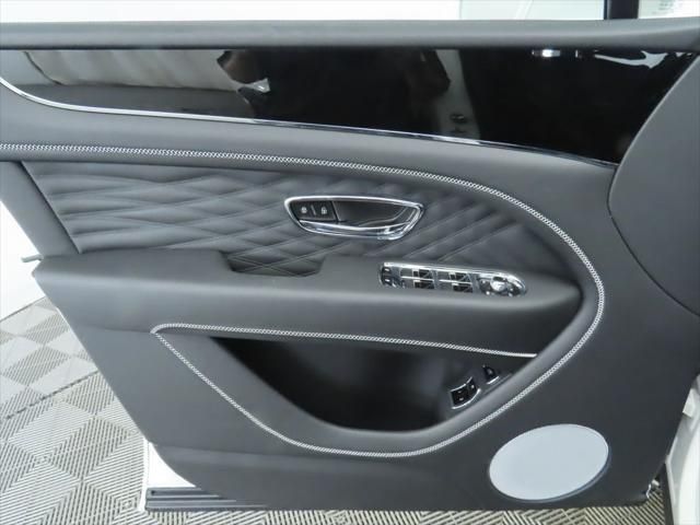 Thumbnail: 2025 Bentley Bentayga - 25