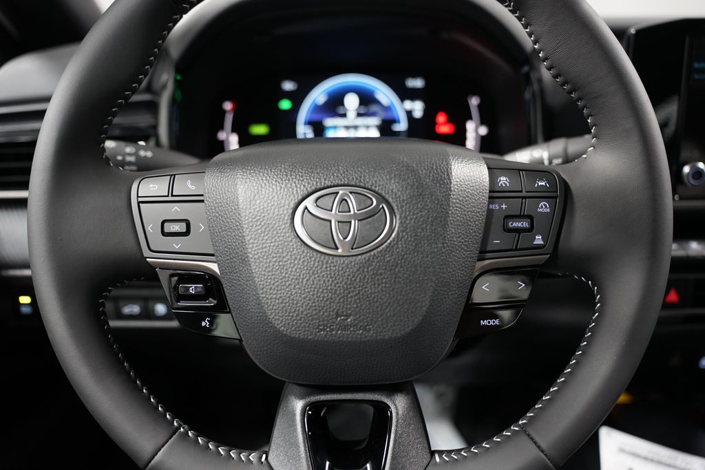 Thumbnail: 2025 Toyota Camry - 12