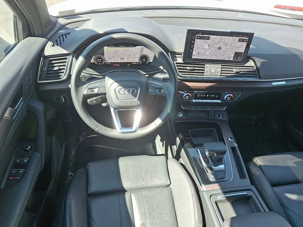 Thumbnail: 2022 Audi Q5 - 11