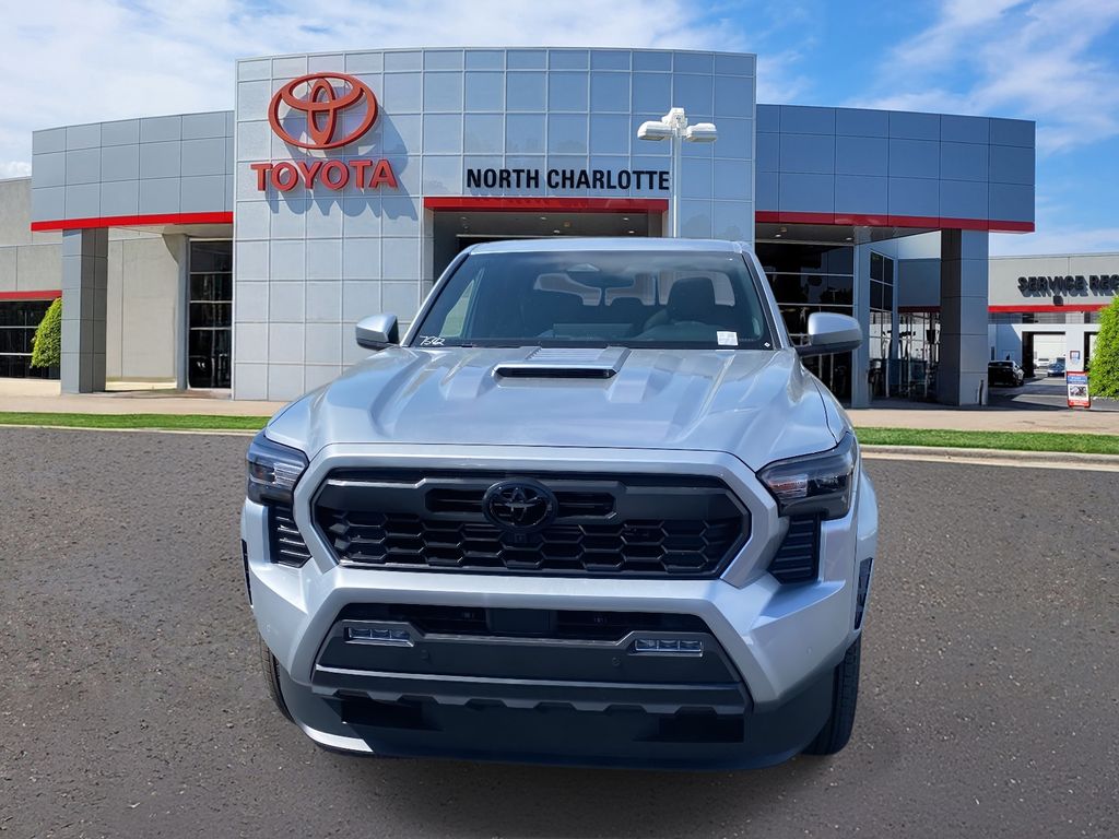 View vehicle photo 4