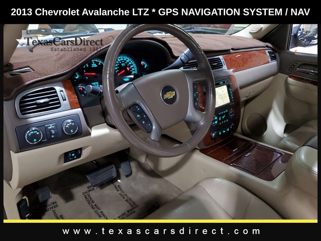 2013 Chevrolet Avalanche 1500 LTZ 7