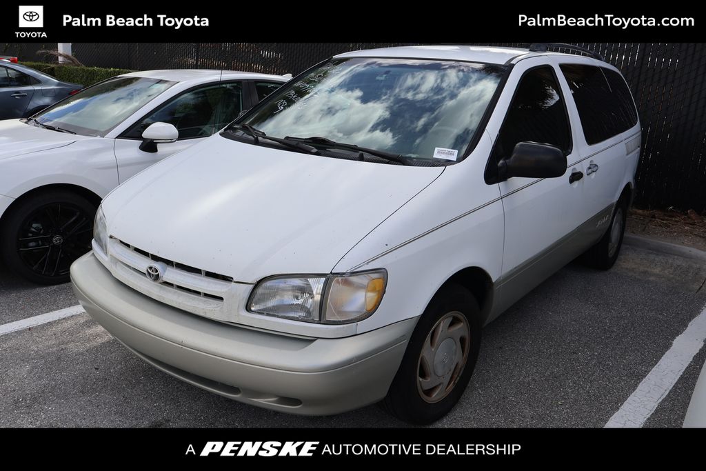 1999 Toyota Sienna LE -
                  West Palm Beach, FL