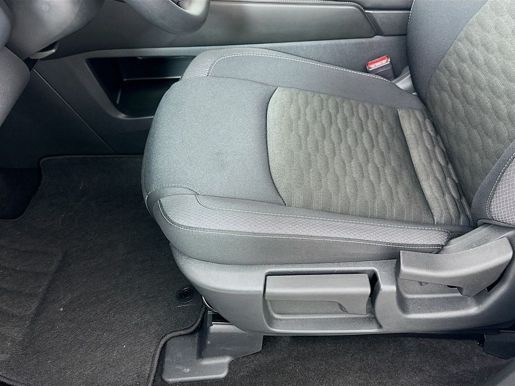 2024 Nissan Pathfinder S 19