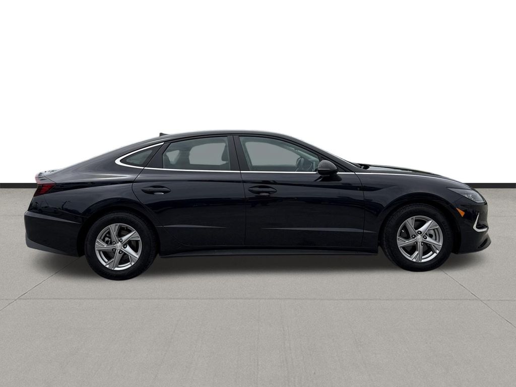 2023 Hyundai Sonata SE - 3