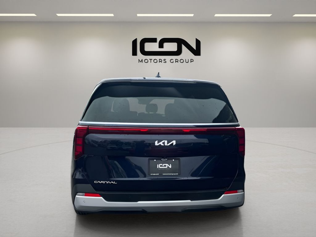 Used 2025 Kia Carnival Van