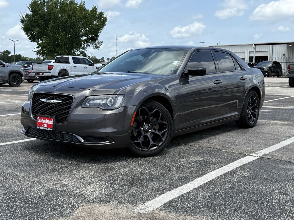 2019 Chrysler 300 Touring - 0
