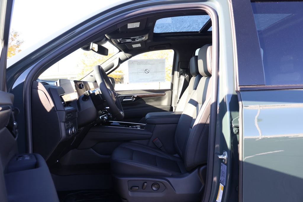 Thumbnail: 2026 Chevrolet Suburban - 15