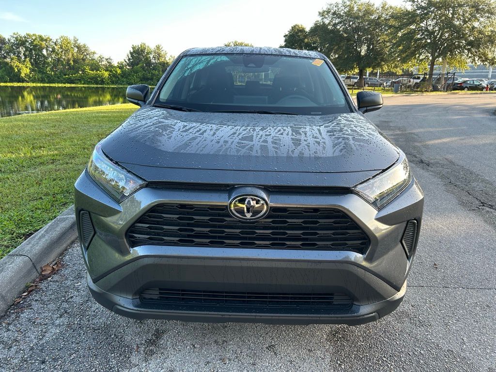 Thumbnail: 2022 Toyota RAV4 - 8
