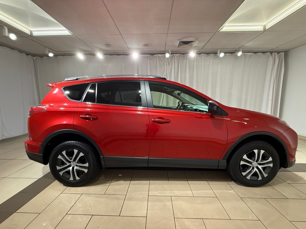 Thumbnail: 2017 Toyota RAV4 - 6