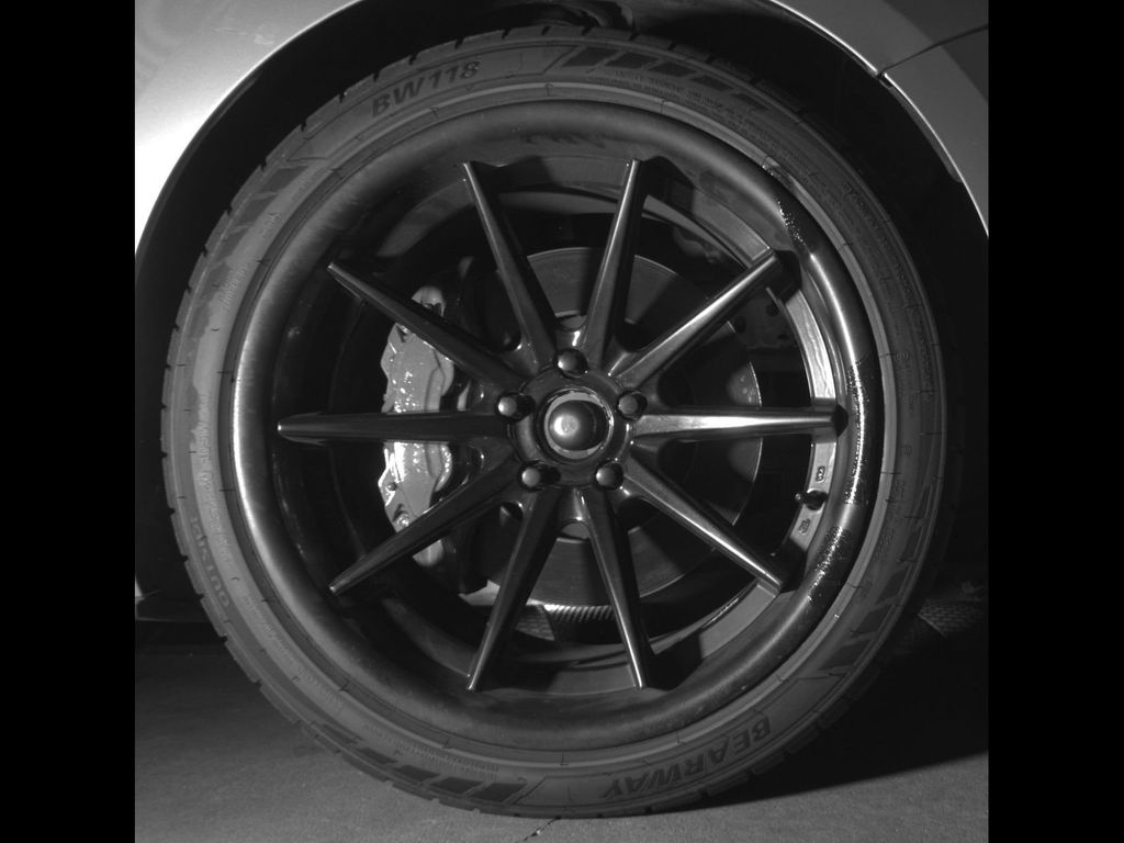 Used 2018 Ingot Silver Ford GT image 9