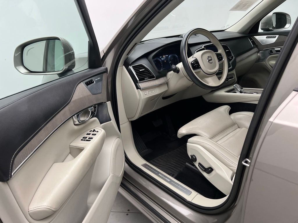 Thumbnail: 2022 Volvo XC90 - 22