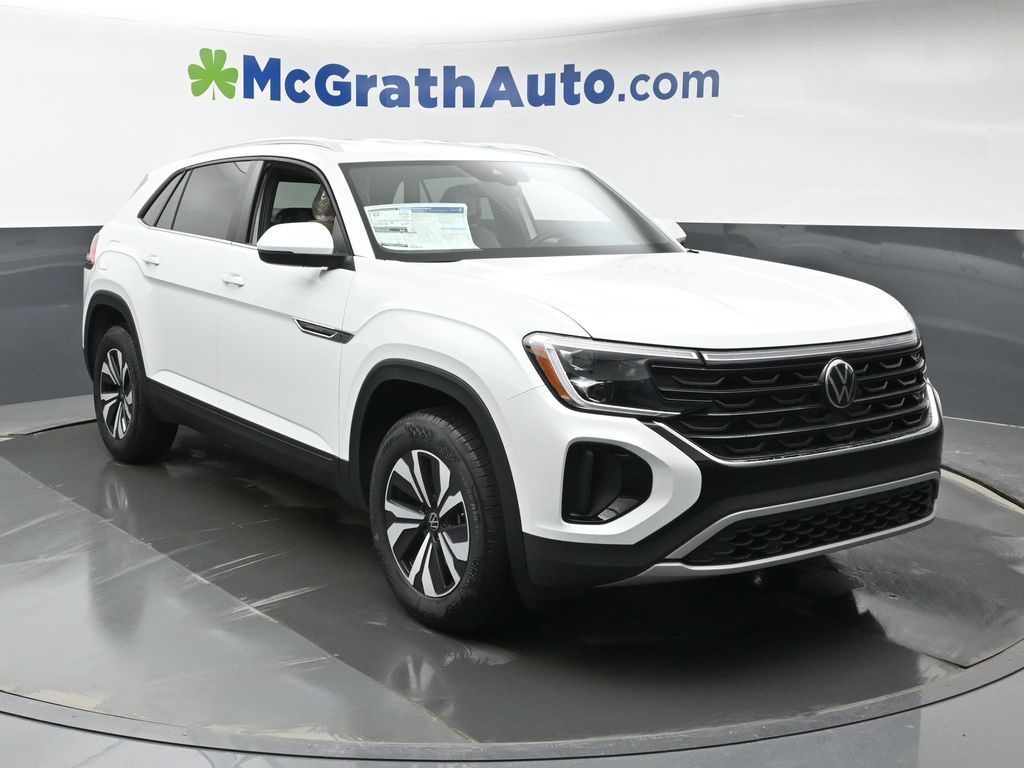 2026 Volkswagen Atlas Cross Sport SE's photo