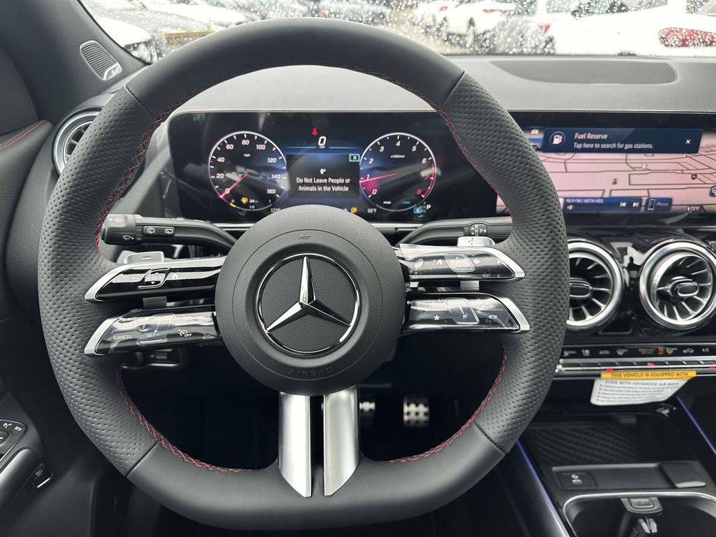 2025 Mercedes-Benz GLA 250 4MATIC 9