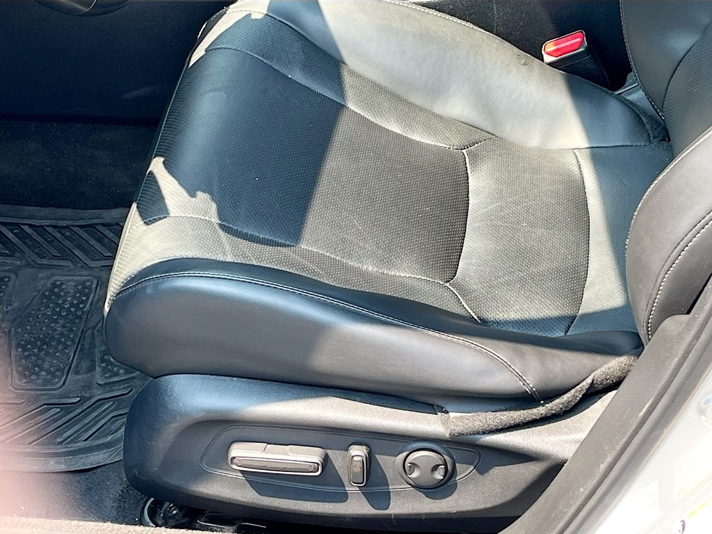 Used 2024 Silver Honda Sport-L image 17
