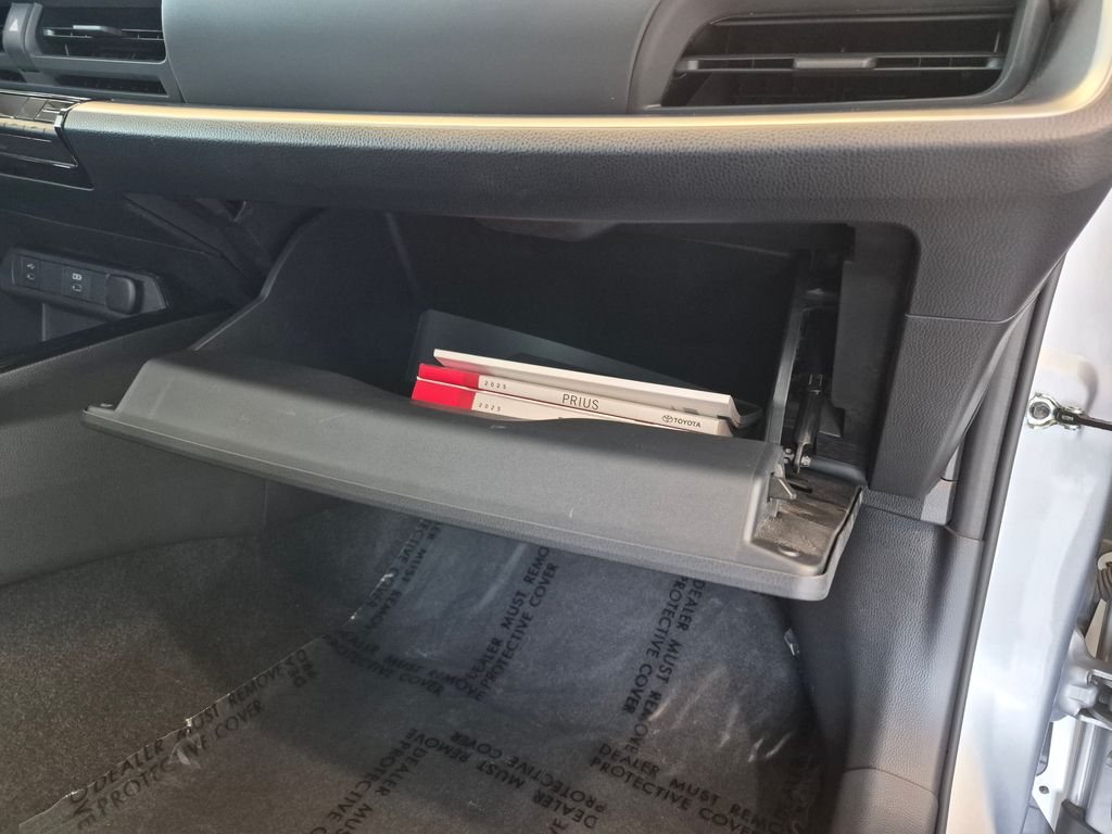 2025 Toyota Prius LE