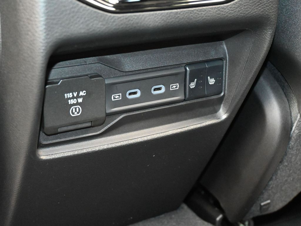 New 2026 Diamond Black Crystal Pearlcoat Jeep Limited image 31