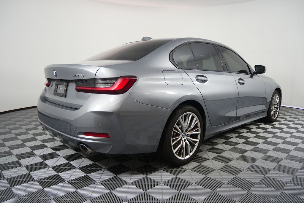 Thumbnail: 2023 BMW 3 Series - 3