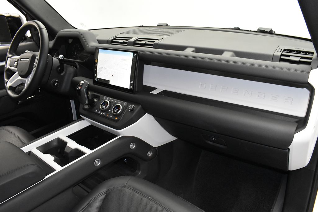 Thumbnail: 2025 Land Rover Defender - 28