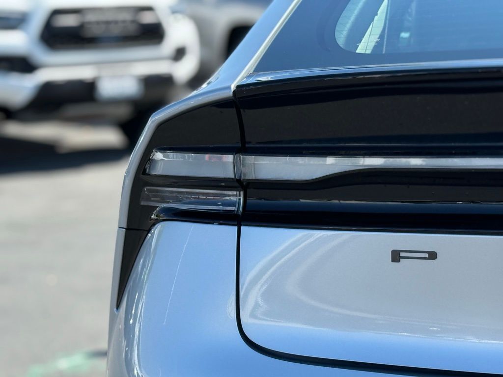 2026 Toyota Prius Plug-in Hybrid XSE photo 11