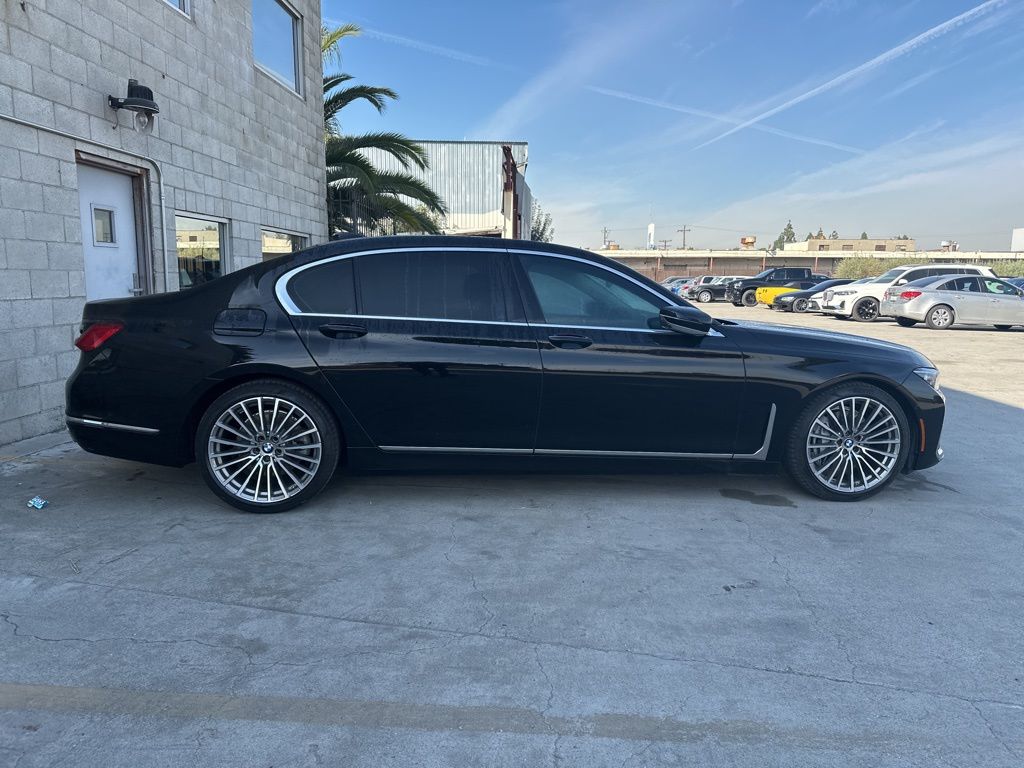 2022 BMW 7 Series 740i 4