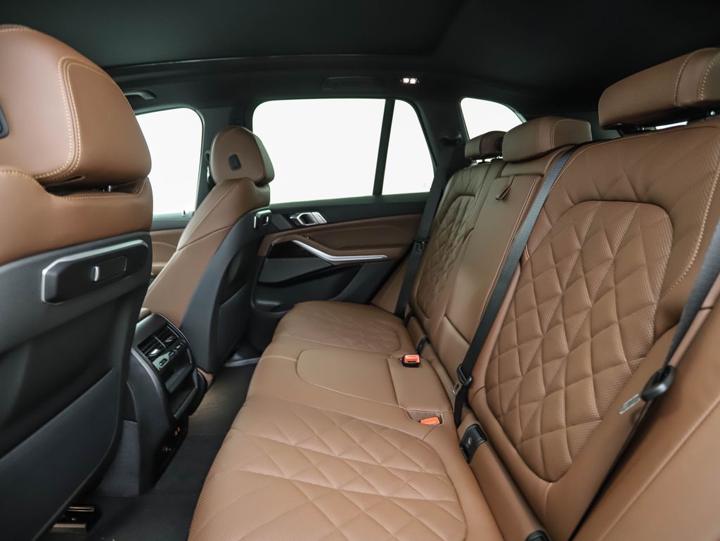 Thumbnail: 2026 BMW X5 - 22
