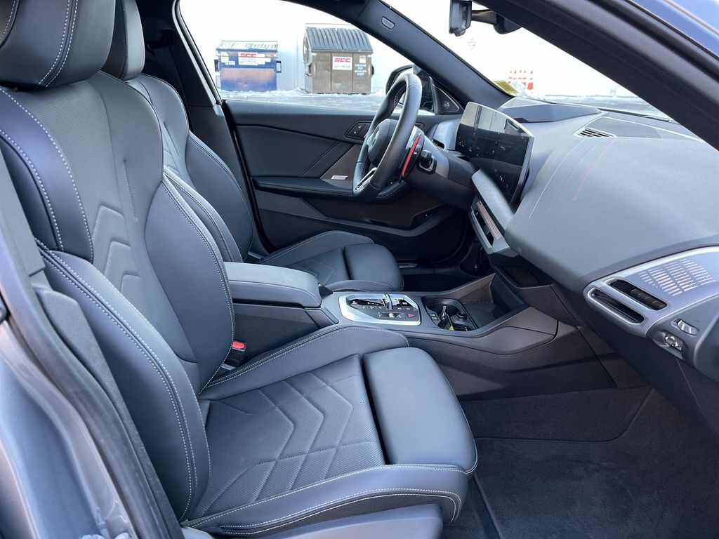 Thumbnail: 2025 BMW 2 Series - 25