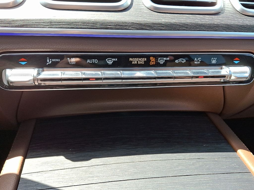 Thumbnail: 2025 Mercedes-Benz GLE - 16