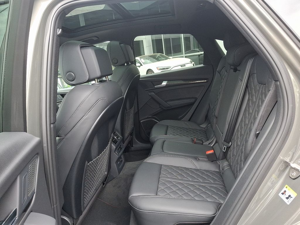 2025 Audi SQ5  7