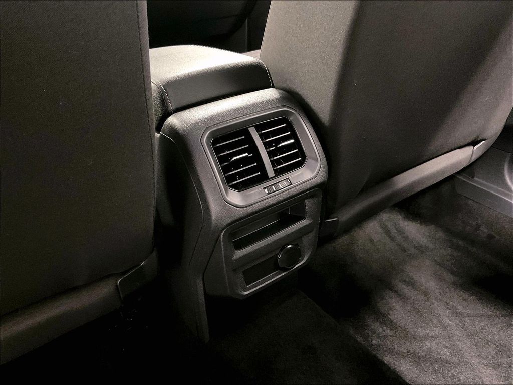 2023 Volkswagen Tiguan — photo 28