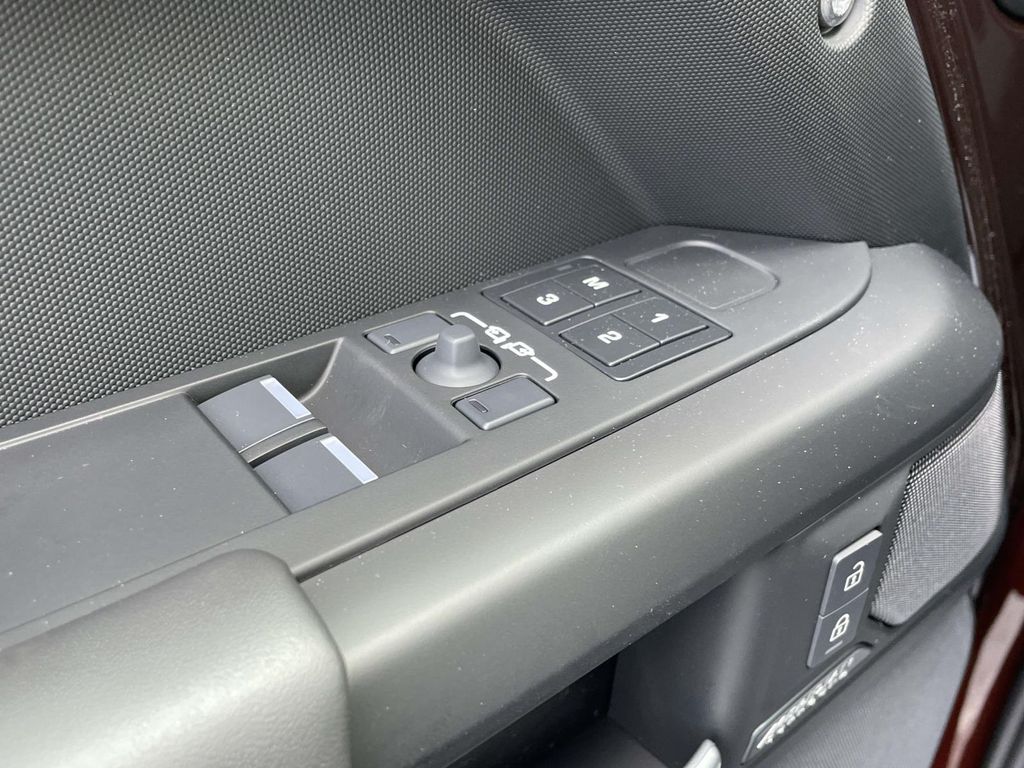 New 2026 Red Land Rover X-Dynamic SE image 32