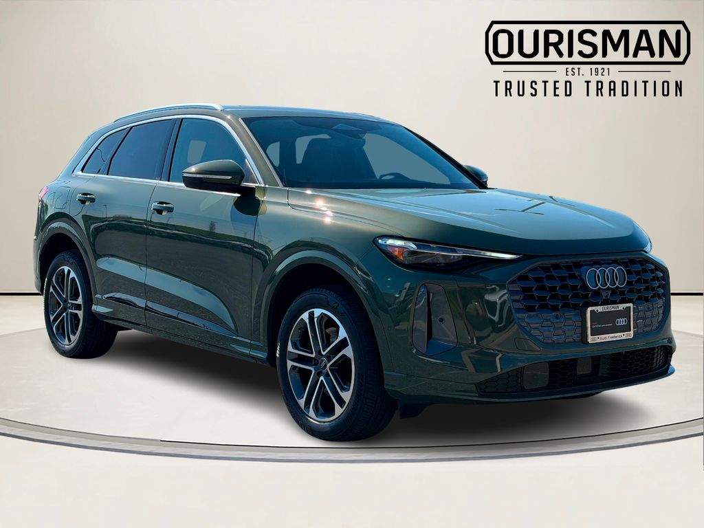 District Green Metallic 2025 Audi Q5 quattro Premium Plus 40 TFSI SUV / Crossover All-Wheel Drive 7-Speed Automatic