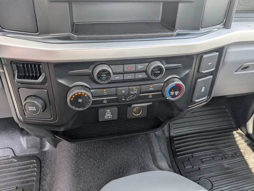 2025 Ford F-250 Super Duty XL