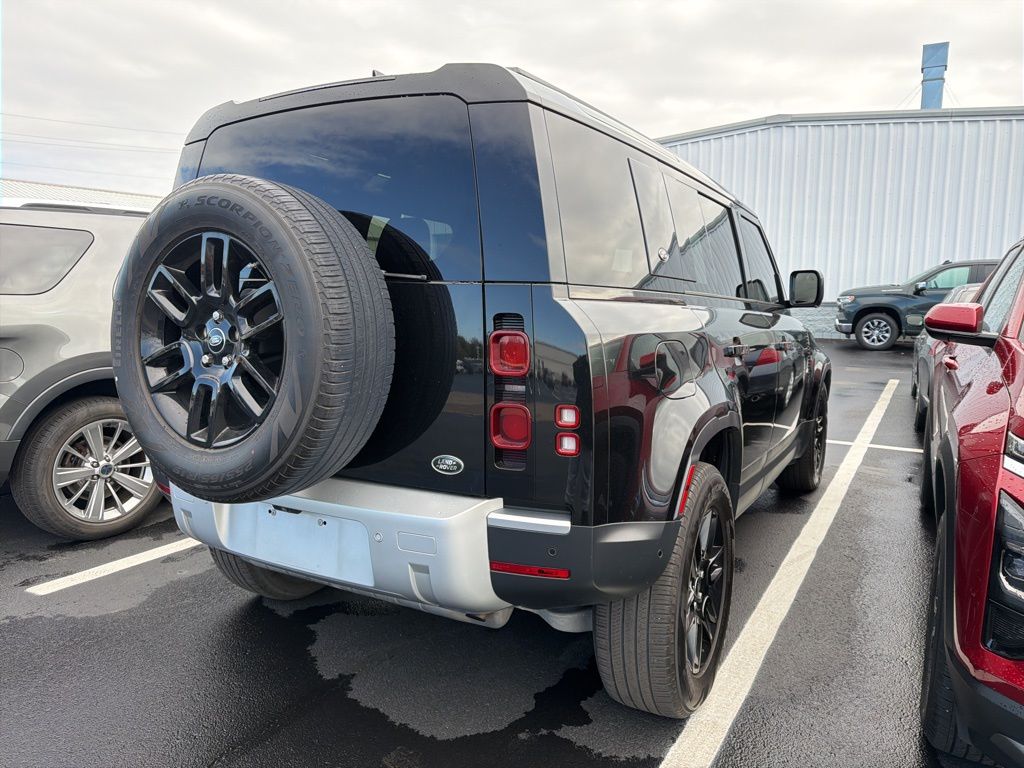 Thumbnail: 2021 Land Rover Defender - 3