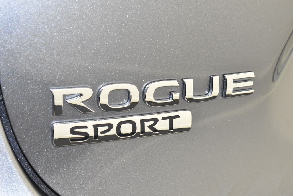 2022 Nissan Rogue Sport SL 9