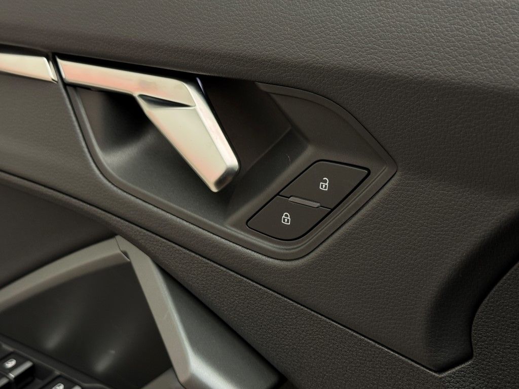 2025 Audi Q3  30